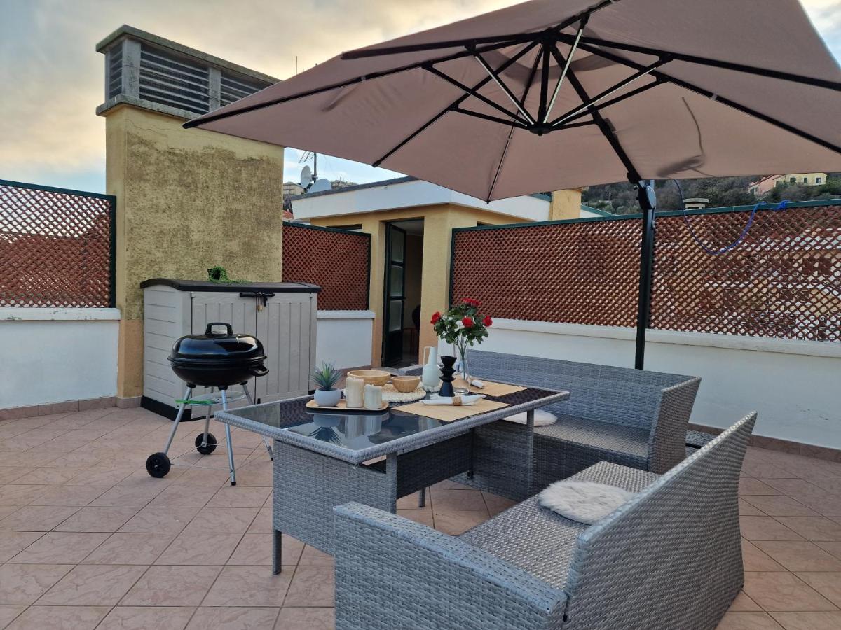 شقة بيترا ليغوري  في 650 Metri Dal Mare - Wifi - Terrazzo - Piscina - A/C المظهر الخارجي الصورة